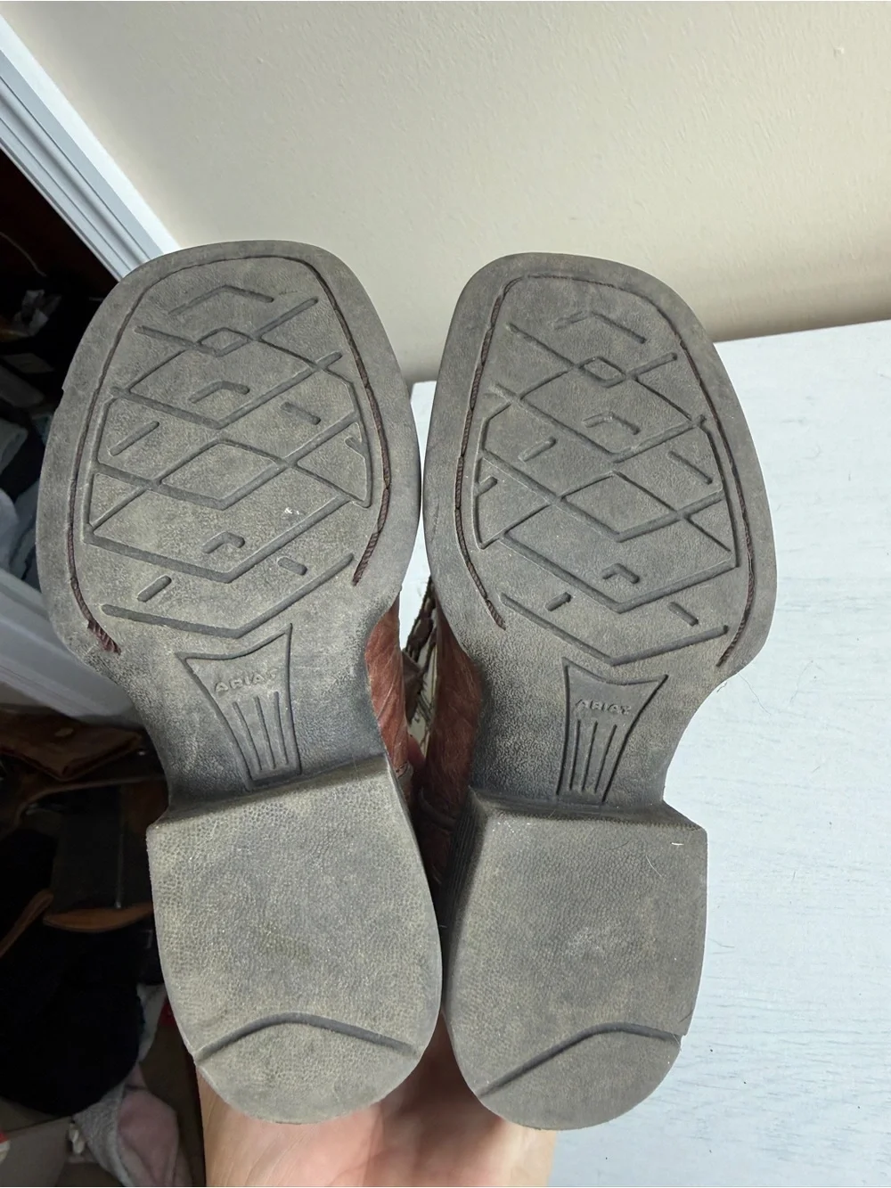 Ariat we ve